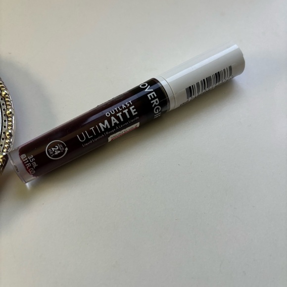 COVERGIRL Other - COVERGIRL Outlast Ultimatte Liquid Lipstick - 150 Cabernet With Bae